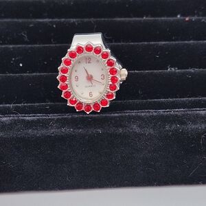 Red Rhinestone Quartz Stretch Adjustable Silver Tone Watch Ring Untested